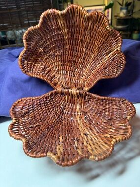 Vtg Rattan Clam Shell Basket Wicker